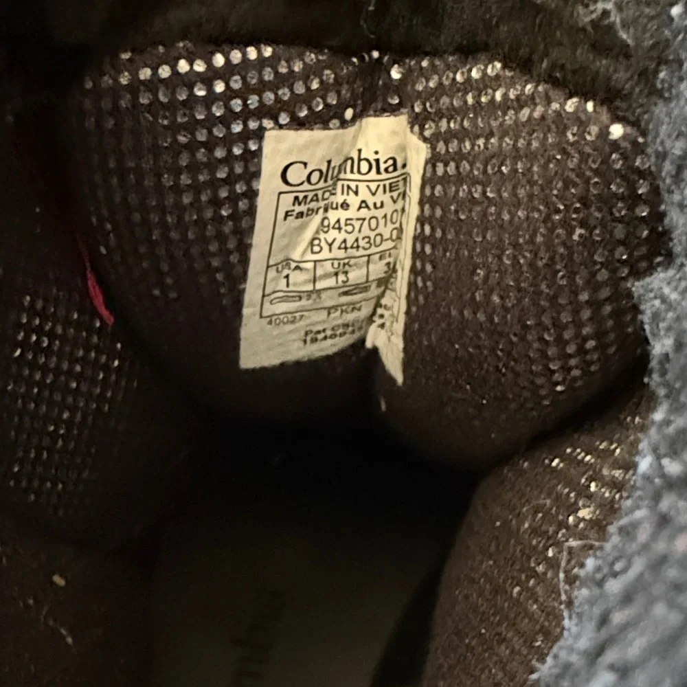 Columbia Kids' Gray and Black Snow Boots